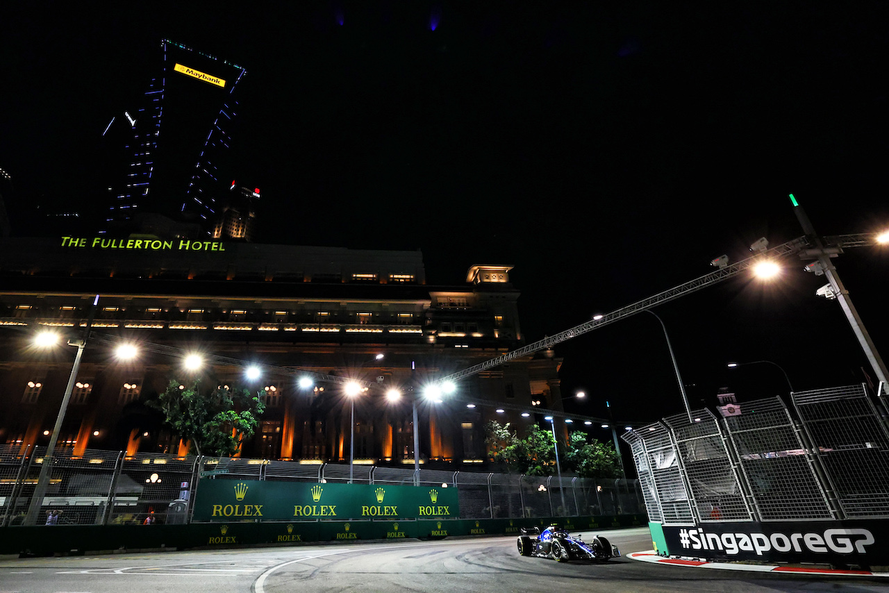 GP SINGAPORE, 
30.09.2022. Formula 1 World Championship, Rd 17, Singapore Grand Prix, Marina Bay Street Circuit, Singapore, Practice Day.
 - www.xpbimages.com, EMail: requests@xpbimages.com © Copyright: Coates / XPB Images