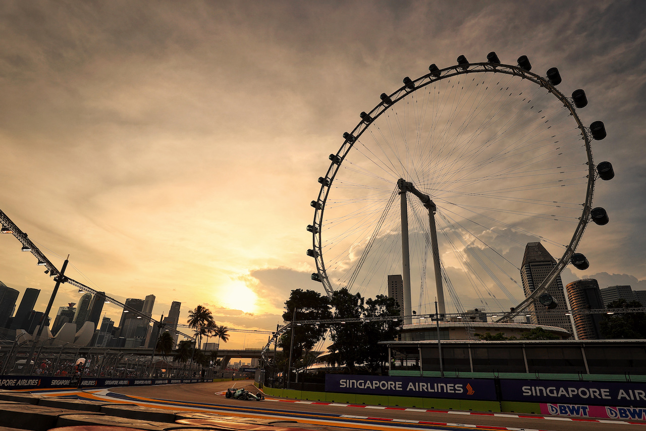 GP SINGAPORE, Lance Stroll (CDN) Aston Martin F1 Team AMR22.
30.09.2022. Formula 1 World Championship, Rd 17, Singapore Grand Prix, Marina Bay Street Circuit, Singapore, Practice Day.
- www.xpbimages.com, EMail: requests@xpbimages.com © Copyright: Moy / XPB Images
