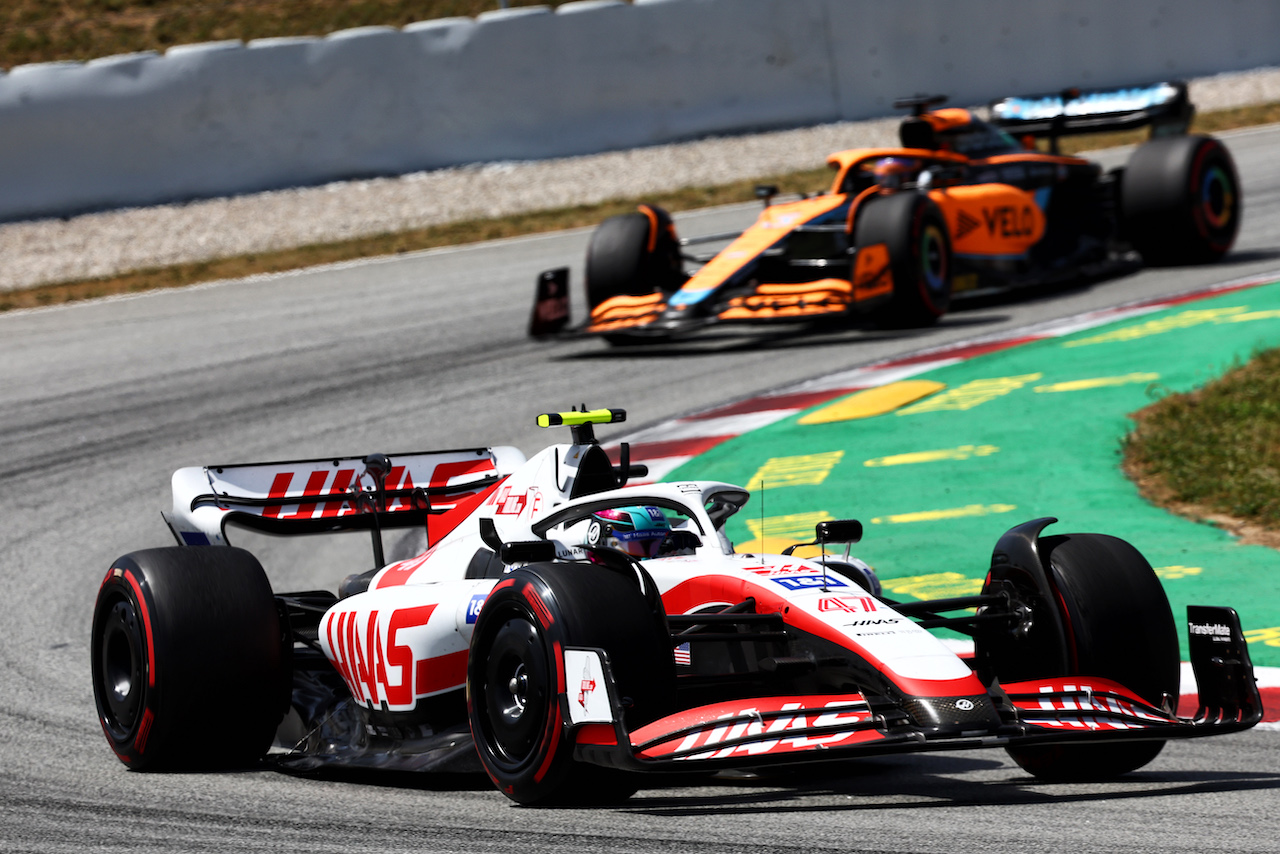GP SPAGNA, Mick Schumacher (GER) Haas VF-22.
22.05.2022. Formula 1 World Championship, Rd 6, Spanish Grand Prix, Barcelona, Spain, Gara Day.
- www.xpbimages.com, EMail: requests@xpbimages.com © Copyright: Batchelor / XPB Images