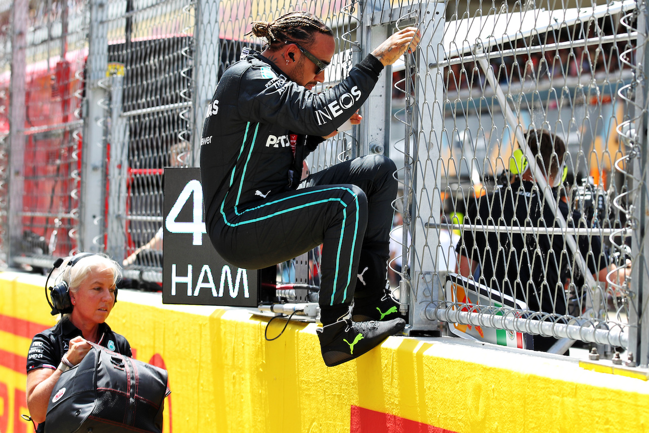 GP SPAGNA, Lewis Hamilton (GBR) Mercedes AMG F1 on the grid.
22.05.2022. Formula 1 World Championship, Rd 6, Spanish Grand Prix, Barcelona, Spain, Gara Day.
 - www.xpbimages.com, EMail: requests@xpbimages.com © Copyright: Coates / XPB Images
