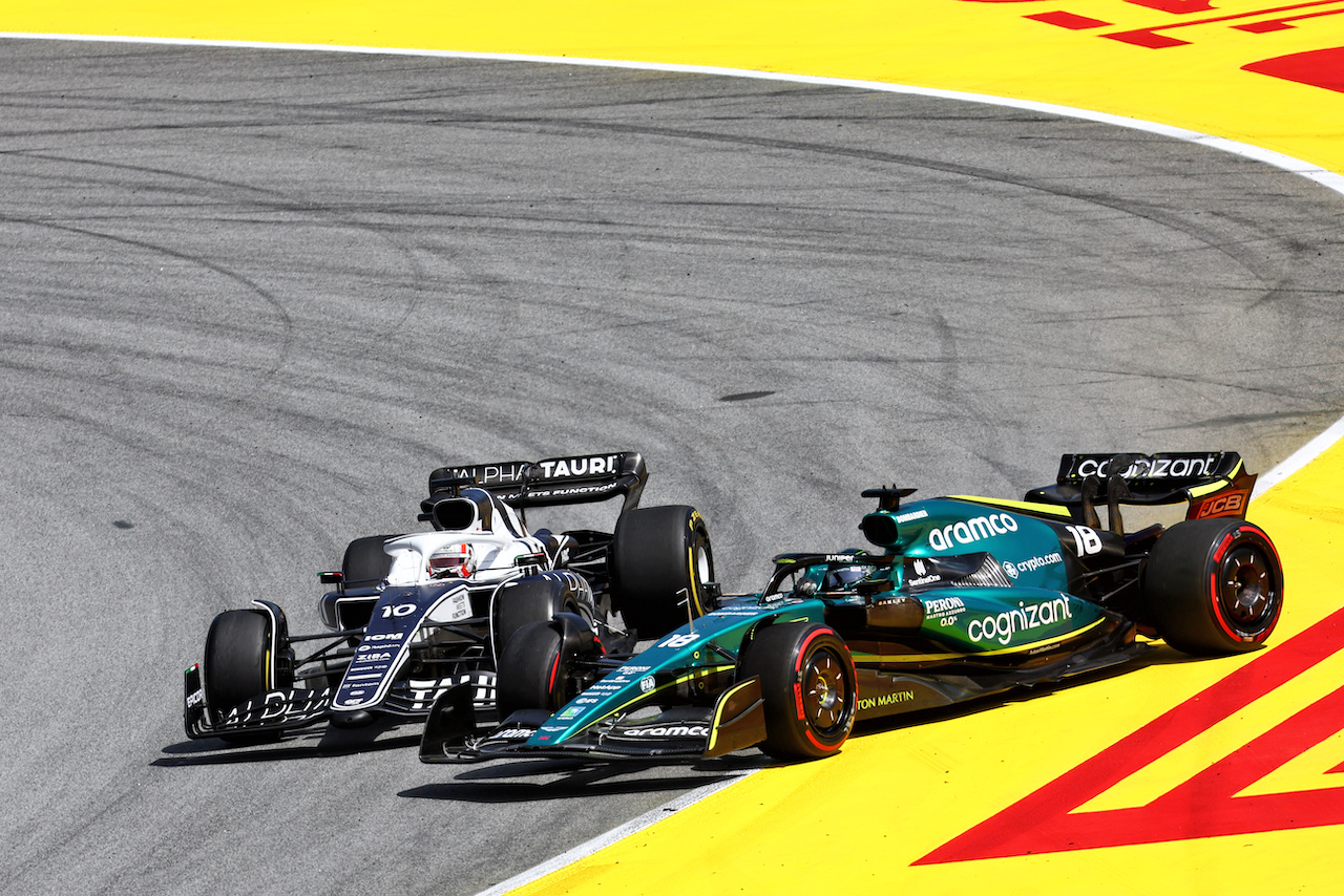 GP SPAGNA, Pierre Gasly (FRA) AlphaTauri AT03 e Lance Stroll (CDN) Aston Martin F1 Team AMR22 collide.
22.05.2022. Formula 1 World Championship, Rd 6, Spanish Grand Prix, Barcelona, Spain, Gara Day.
- www.xpbimages.com, EMail: requests@xpbimages.com © Copyright: Batchelor / XPB Images