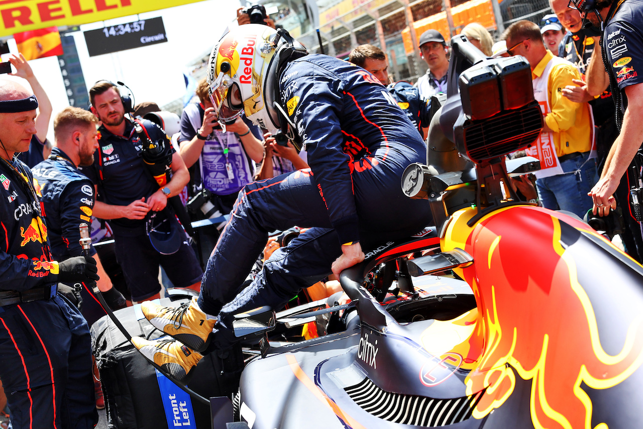GP SPAGNA, Max Verstappen (NLD) Red Bull Racing RB18 on the grid.
22.05.2022. Formula 1 World Championship, Rd 6, Spanish Grand Prix, Barcelona, Spain, Gara Day.
- www.xpbimages.com, EMail: requests@xpbimages.com © Copyright: Batchelor / XPB Images