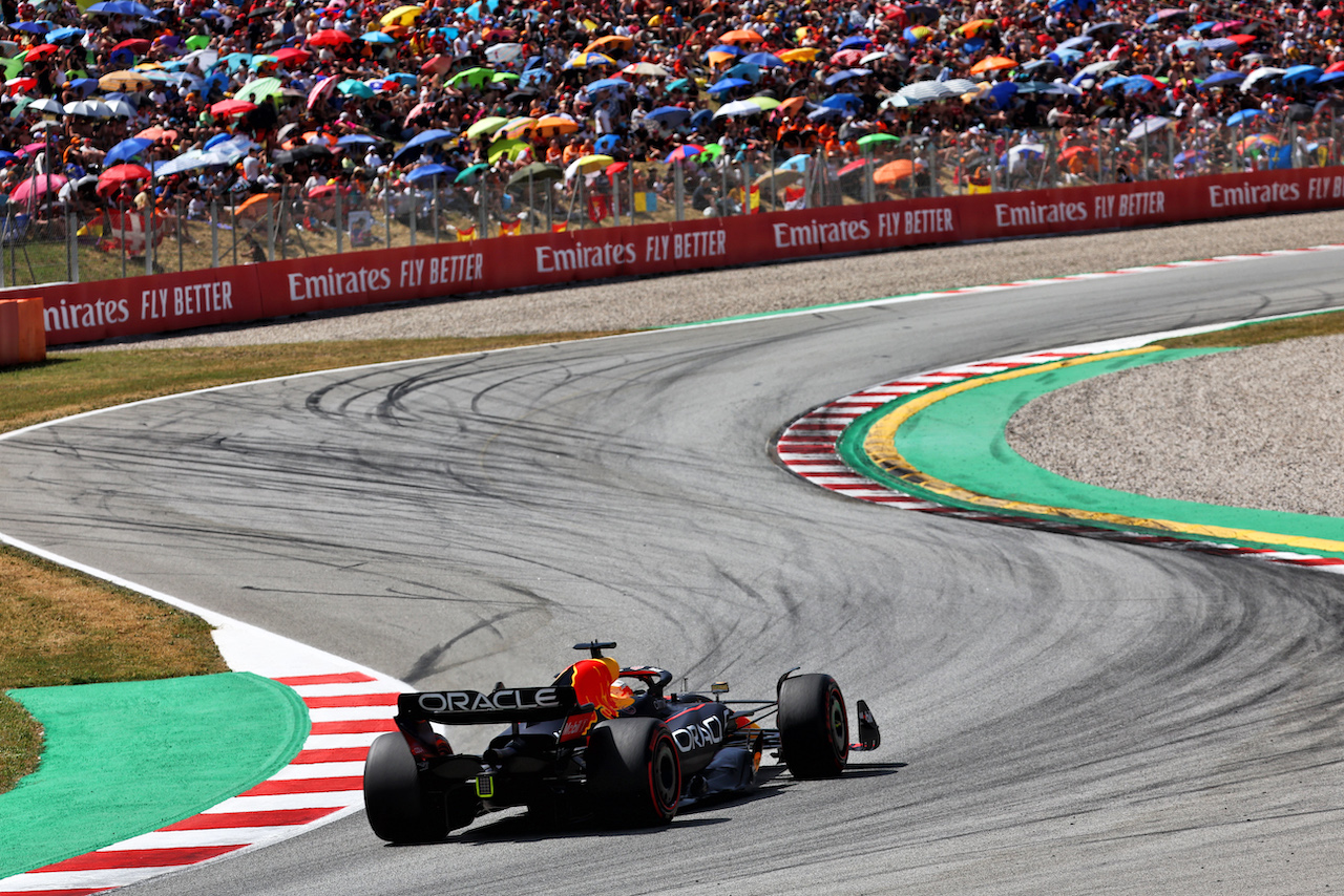 GP SPAGNA, Max Verstappen (NLD) Red Bull Racing RB18.
22.05.2022. Formula 1 World Championship, Rd 6, Spanish Grand Prix, Barcelona, Spain, Gara Day.
- www.xpbimages.com, EMail: requests@xpbimages.com © Copyright: Batchelor / XPB Images