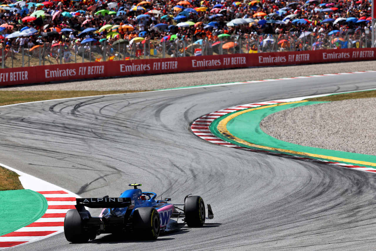 GP SPAGNA, Esteban Ocon (FRA) Alpine F1 Team A522.
22.05.2022. Formula 1 World Championship, Rd 6, Spanish Grand Prix, Barcelona, Spain, Gara Day.
- www.xpbimages.com, EMail: requests@xpbimages.com © Copyright: Batchelor / XPB Images