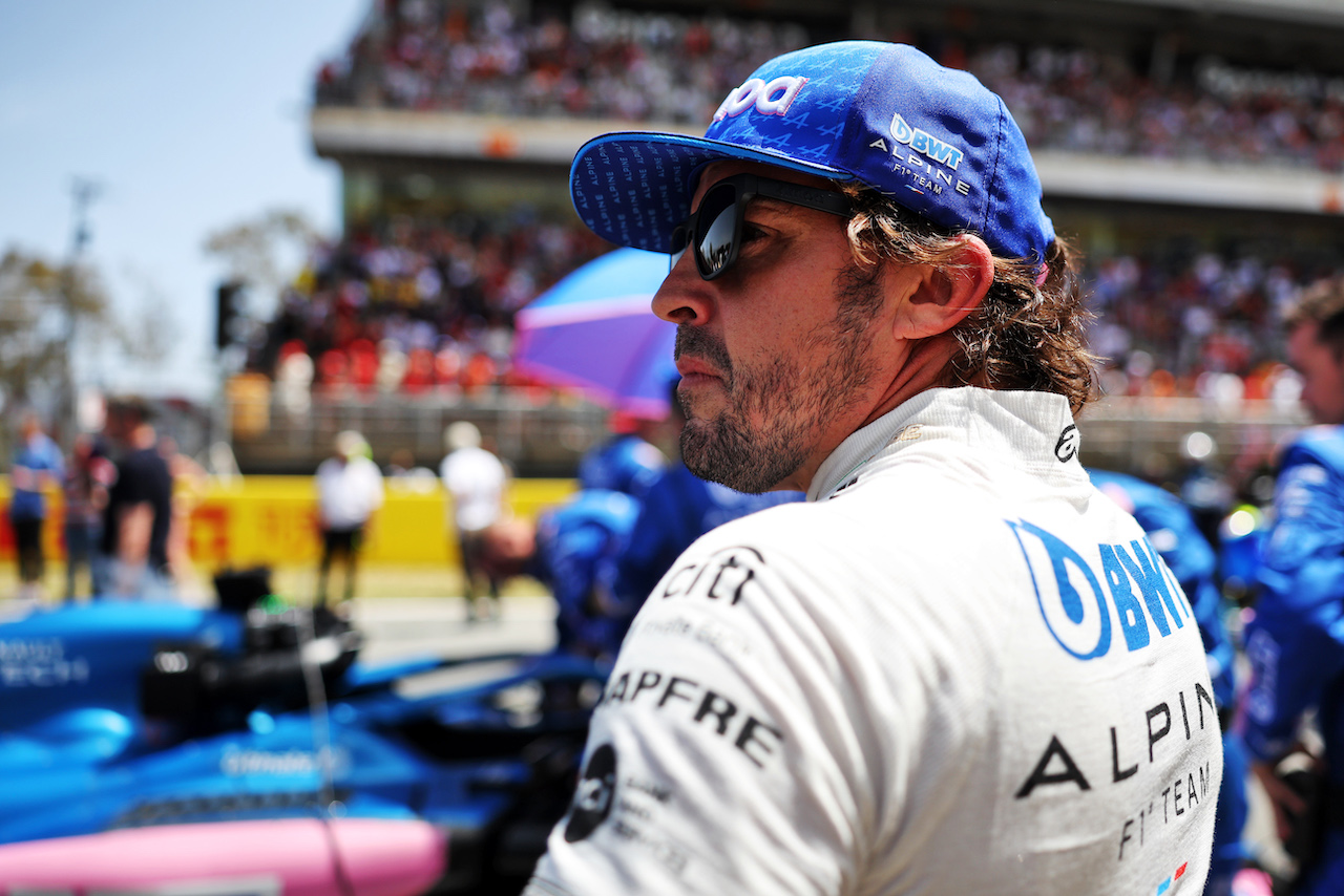 GP SPAGNA, Fernando Alonso (ESP) Alpine F1 Team on the grid.
22.05.2022. Formula 1 World Championship, Rd 6, Spanish Grand Prix, Barcelona, Spain, Gara Day.
- www.xpbimages.com, EMail: requests@xpbimages.com © Copyright: Bearne / XPB Images