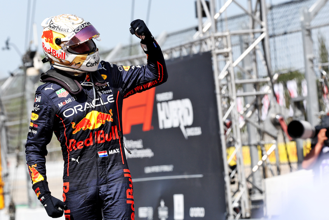 GP SPAGNA, Gara winner Max Verstappen (NLD) Red Bull Racing celebrates in parc ferme.
22.05.2022. Formula 1 World Championship, Rd 6, Spanish Grand Prix, Barcelona, Spain, Gara Day.
- www.xpbimages.com, EMail: requests@xpbimages.com © Copyright: Bearne / XPB Images
