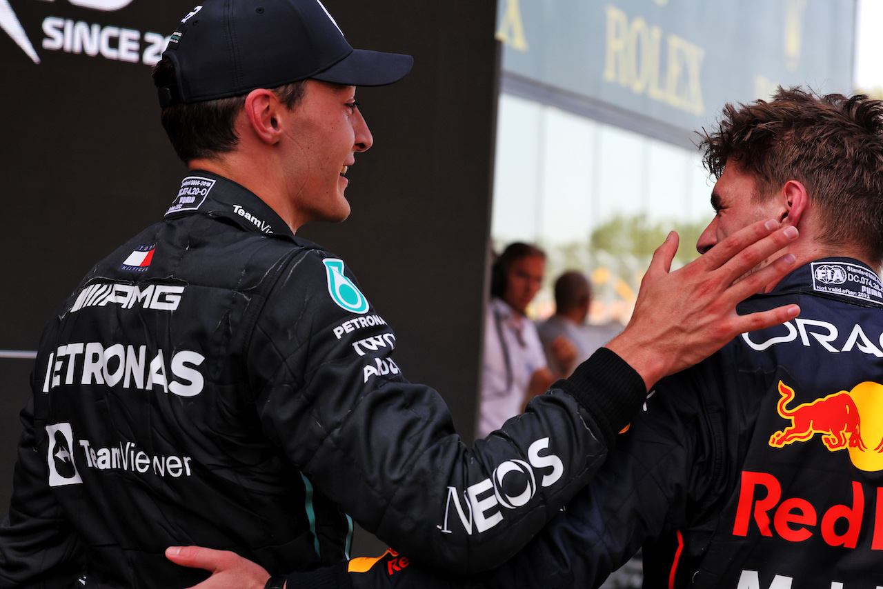 GP SPAGNA, (L to R): Third placed George Russell (GBR) Mercedes AMG F1 in parc ferme with vincitore Max Verstappen (NLD) Red Bull Racing.
22.05.2022. Formula 1 World Championship, Rd 6, Spanish Grand Prix, Barcelona, Spain, Gara Day.
- www.xpbimages.com, EMail: requests@xpbimages.com © Copyright: Bearne / XPB Images
