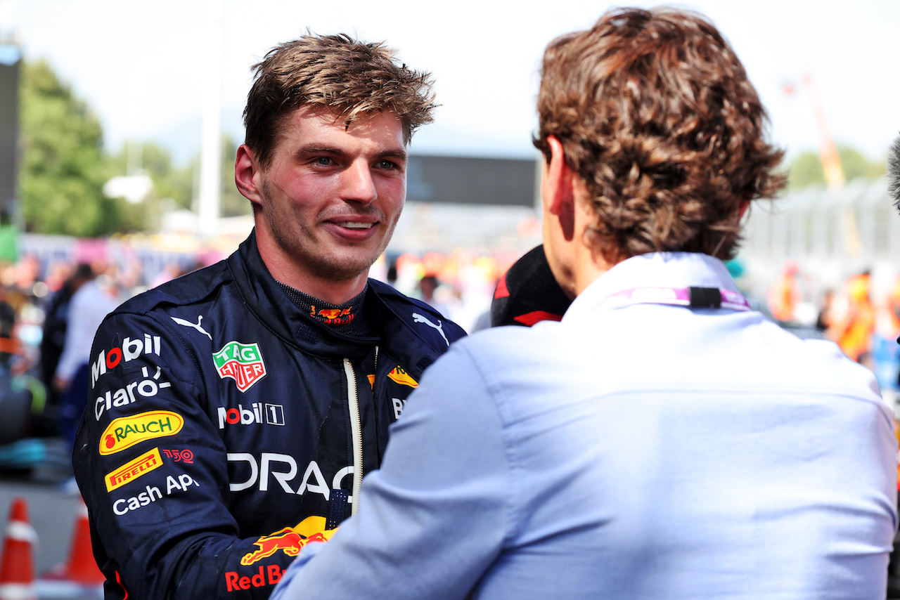GP SPAGNA, Gara winner Max Verstappen (NLD) Red Bull Racing in parc ferme.
22.05.2022. Formula 1 World Championship, Rd 6, Spanish Grand Prix, Barcelona, Spain, Gara Day.
- www.xpbimages.com, EMail: requests@xpbimages.com © Copyright: Bearne / XPB Images
