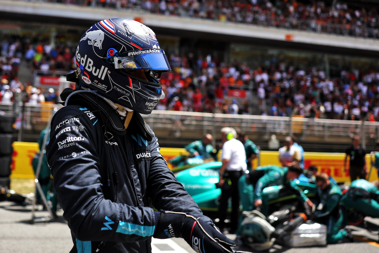 GP SPAGNA, Alexander Albon (THA) Williams Racing on the grid.
22.05.2022. Formula 1 World Championship, Rd 6, Spanish Grand Prix, Barcelona, Spain, Gara Day.
- www.xpbimages.com, EMail: requests@xpbimages.com © Copyright: Bearne / XPB Images