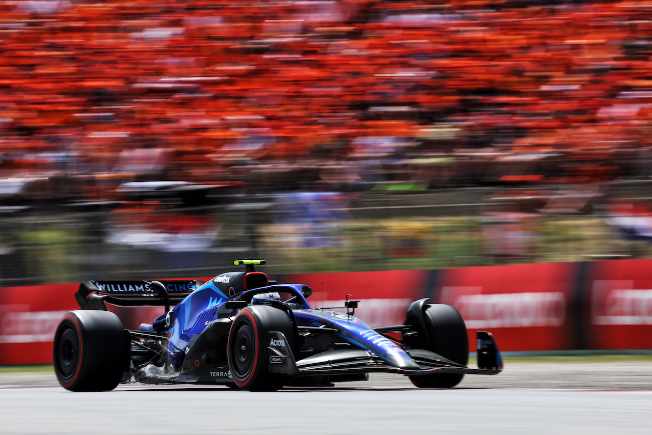 GP SPAGNA, Nicholas Latifi (CDN) Williams Racing FW44.
22.05.2022. Formula 1 World Championship, Rd 6, Spanish Grand Prix, Barcelona, Spain, Gara Day.
- www.xpbimages.com, EMail: requests@xpbimages.com © Copyright: Bearne / XPB Images