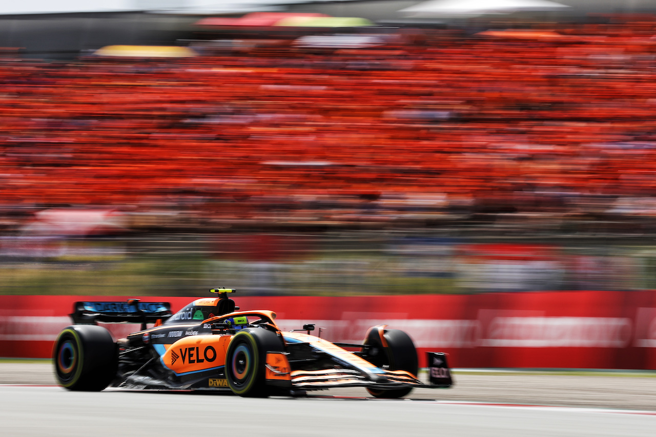 GP SPAGNA, Lando Norris (GBR) McLaren MCL36.
22.05.2022. Formula 1 World Championship, Rd 6, Spanish Grand Prix, Barcelona, Spain, Gara Day.
- www.xpbimages.com, EMail: requests@xpbimages.com © Copyright: Bearne / XPB Images
