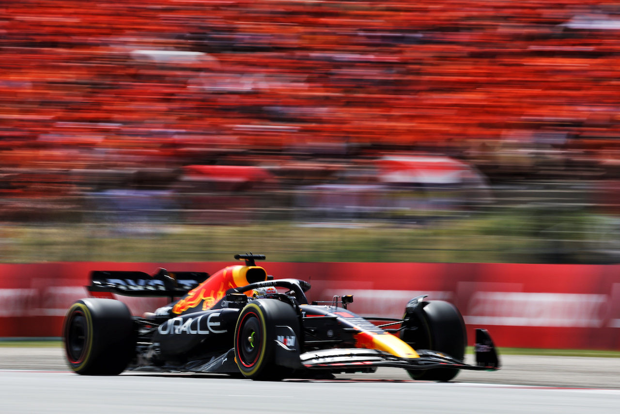 GP SPAGNA, Max Verstappen (NLD) Red Bull Racing RB18.
22.05.2022. Formula 1 World Championship, Rd 6, Spanish Grand Prix, Barcelona, Spain, Gara Day.
- www.xpbimages.com, EMail: requests@xpbimages.com © Copyright: Bearne / XPB Images
