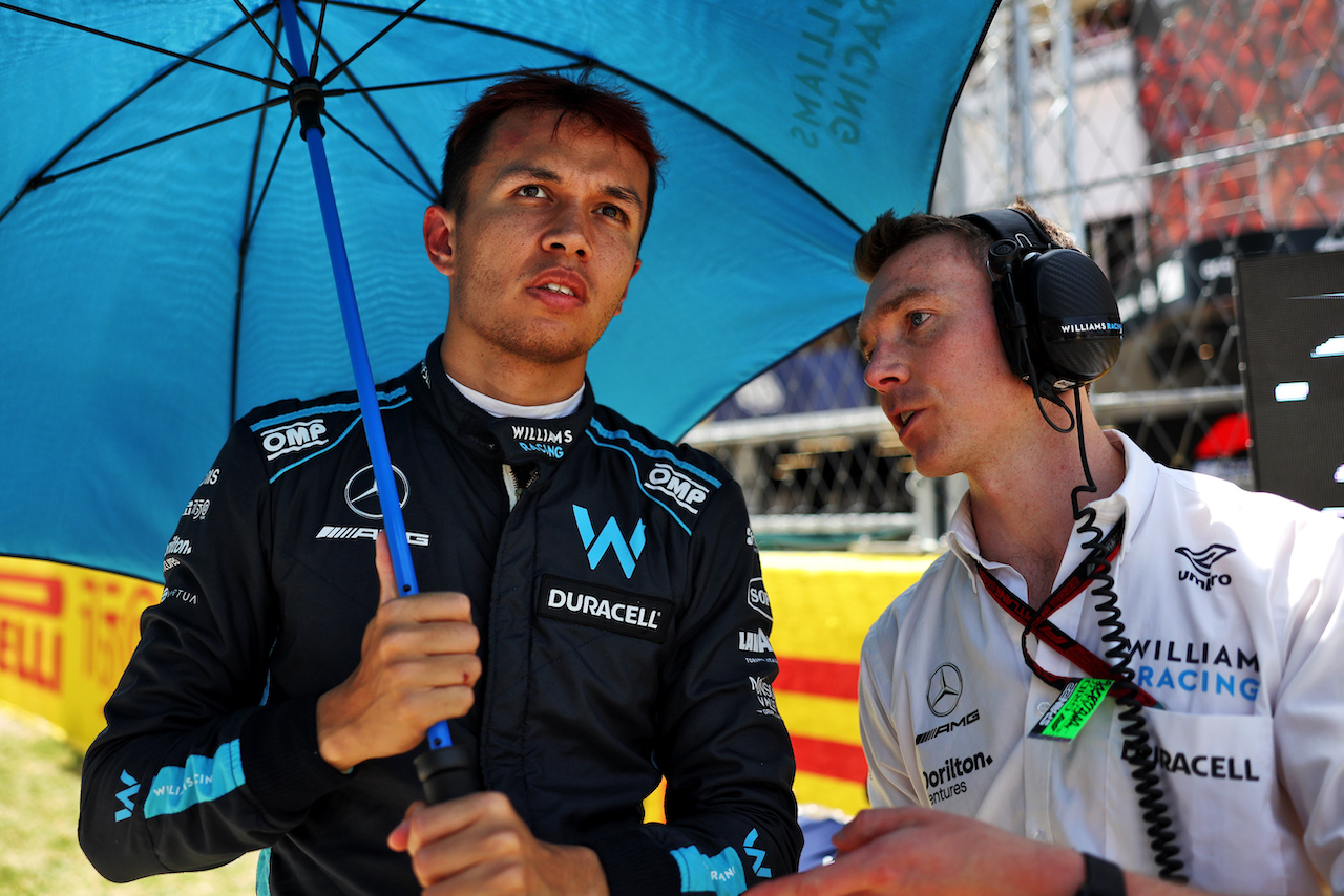 GP SPAGNA, Alexander Albon (THA) Williams Racing on the grid.
22.05.2022. Formula 1 World Championship, Rd 6, Spanish Grand Prix, Barcelona, Spain, Gara Day.
- www.xpbimages.com, EMail: requests@xpbimages.com © Copyright: Bearne / XPB Images