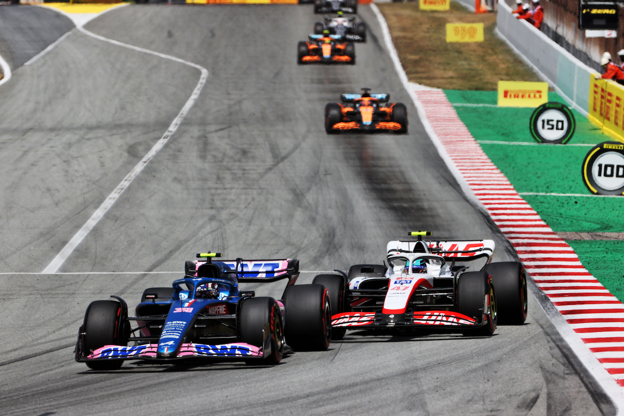 GP SPAGNA, Esteban Ocon (FRA) Alpine F1 Team A522.
22.05.2022. Formula 1 World Championship, Rd 6, Spanish Grand Prix, Barcelona, Spain, Gara Day.
- www.xpbimages.com, EMail: requests@xpbimages.com © Copyright: Charniaux / XPB Images