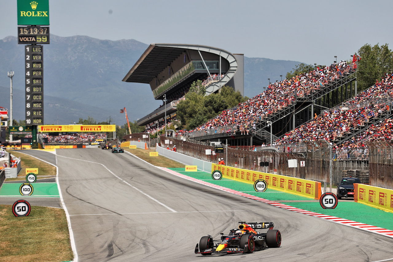 GP SPAGNA, Max Verstappen (NLD) Red Bull Racing RB18.
22.05.2022. Formula 1 World Championship, Rd 6, Spanish Grand Prix, Barcelona, Spain, Gara Day.
- www.xpbimages.com, EMail: requests@xpbimages.com © Copyright: Charniaux / XPB Images