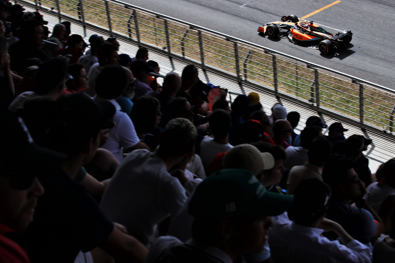 GP SPAGNA, Daniel Ricciardo (AUS) McLaren MCL36.
22.05.2022. Formula 1 World Championship, Rd 6, Spanish Grand Prix, Barcelona, Spain, Gara Day.
 - www.xpbimages.com, EMail: requests@xpbimages.com © Copyright: Coates / XPB Images