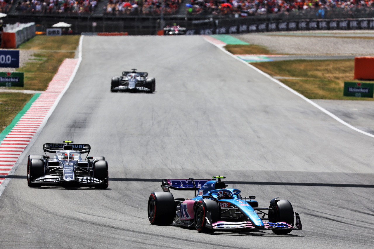 GP SPAGNA, Esteban Ocon (FRA) Alpine F1 Team A522.
22.05.2022. Formula 1 World Championship, Rd 6, Spanish Grand Prix, Barcelona, Spain, Gara Day.
- www.xpbimages.com, EMail: requests@xpbimages.com © Copyright: Bearne / XPB Images