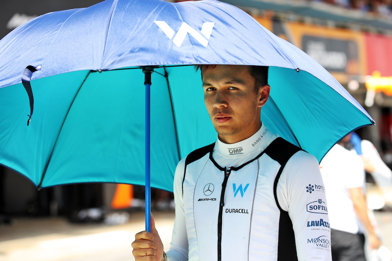 GP SPAGNA, Alexander Albon (THA) Williams Racing on the grid.
22.05.2022. Formula 1 World Championship, Rd 6, Spanish Grand Prix, Barcelona, Spain, Gara Day.
 - www.xpbimages.com, EMail: requests@xpbimages.com © Copyright: Coates / XPB Images