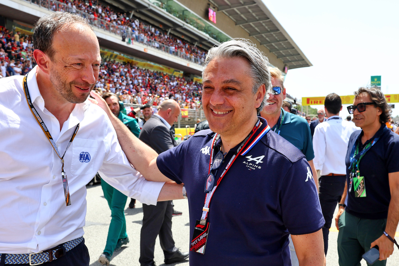 GP SPAGNA, Luca de Meo (ITA) Groupe Renault Chief Executive Officer (Right) on the grid.
22.05.2022. Formula 1 World Championship, Rd 6, Spanish Grand Prix, Barcelona, Spain, Gara Day.
- www.xpbimages.com, EMail: requests@xpbimages.com © Copyright: Batchelor / XPB Images
