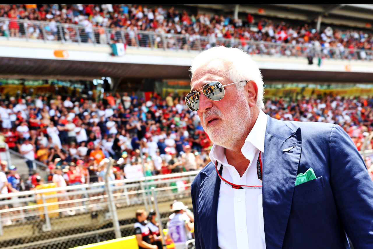GP SPAGNA, Lawrence Stroll (CDN) Aston Martin F1 Team Investor on the grid.
22.05.2022. Formula 1 World Championship, Rd 6, Spanish Grand Prix, Barcelona, Spain, Gara Day.
- www.xpbimages.com, EMail: requests@xpbimages.com © Copyright: Batchelor / XPB Images