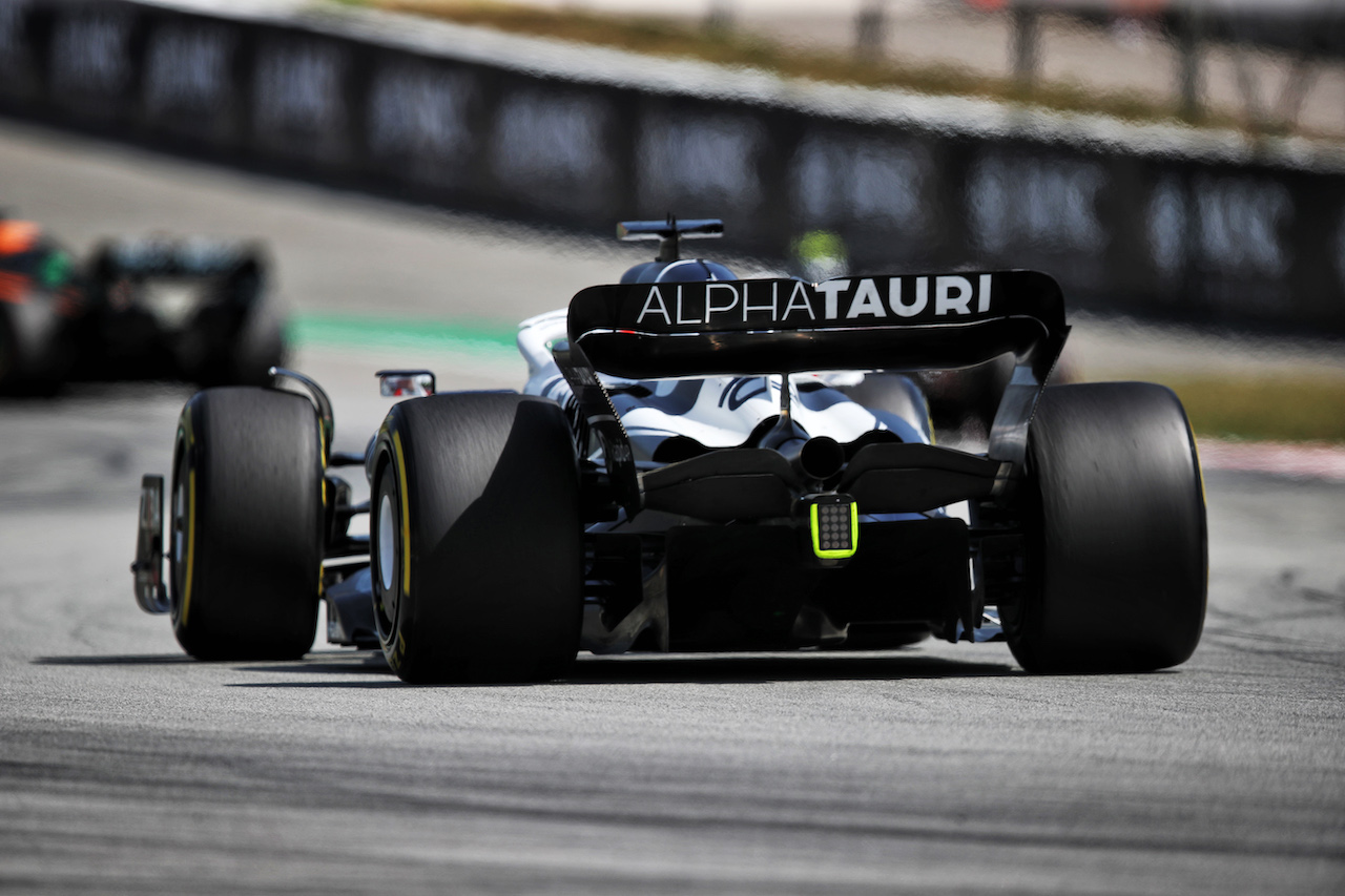 GP SPAGNA, Pierre Gasly (FRA) AlphaTauri AT03.
22.05.2022. Formula 1 World Championship, Rd 6, Spanish Grand Prix, Barcelona, Spain, Gara Day.
 - www.xpbimages.com, EMail: requests@xpbimages.com © Copyright: Coates / XPB Images