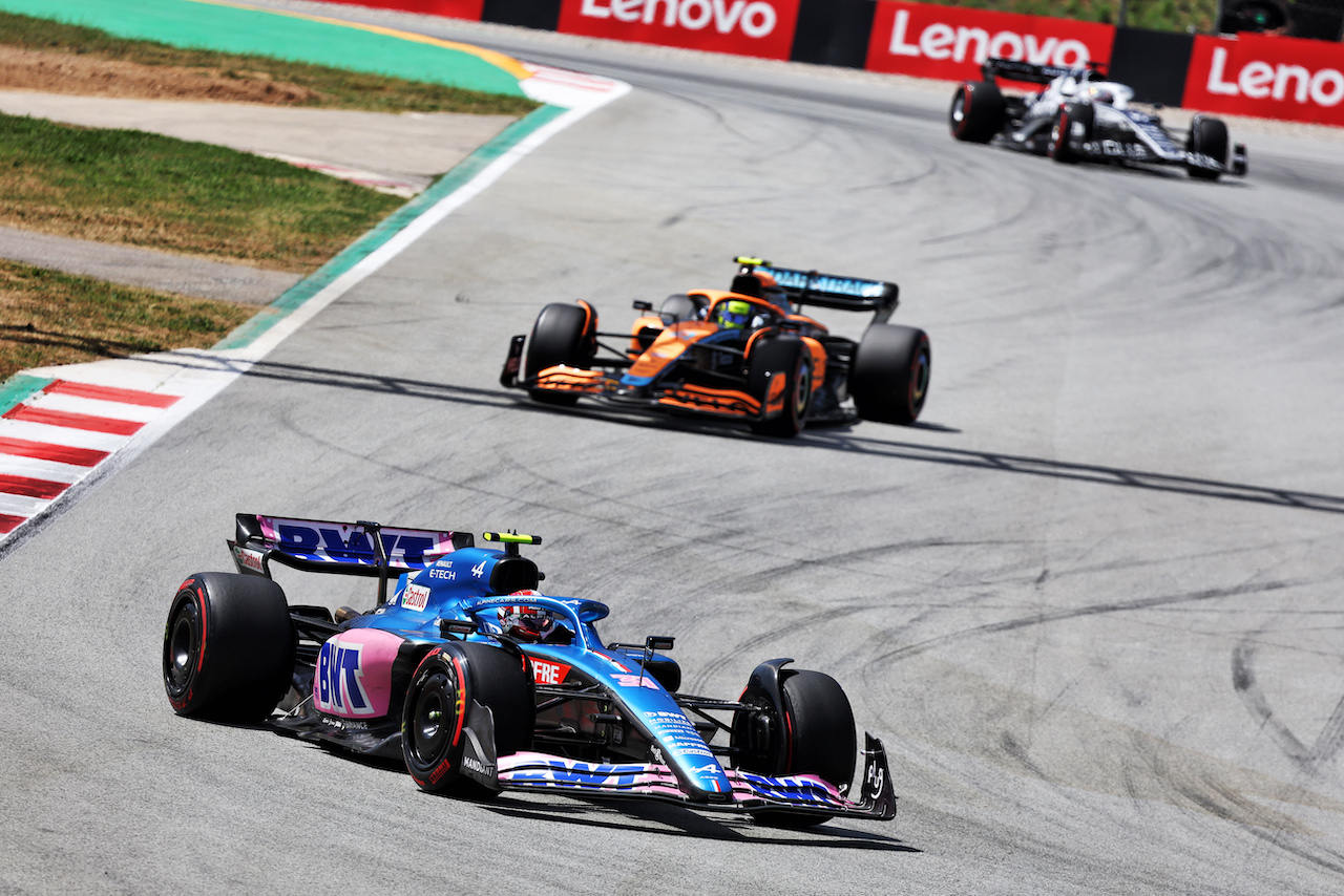 GP SPAGNA, Esteban Ocon (FRA) Alpine F1 Team A522.
22.05.2022. Formula 1 World Championship, Rd 6, Spanish Grand Prix, Barcelona, Spain, Gara Day.
- www.xpbimages.com, EMail: requests@xpbimages.com © Copyright: Bearne / XPB Images