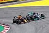GP SPAGNA, Max Verstappen (NLD) Red Bull Racing RB18 e George Russell (GBR) Mercedes AMG F1 W13 battle for position.
22.05.2022. Formula 1 World Championship, Rd 6, Spanish Grand Prix, Barcelona, Spain, Gara Day.
- www.xpbimages.com, EMail: requests@xpbimages.com © Copyright: Batchelor / XPB Images