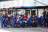 GP SPAGNA, Fernando Alonso (ESP) Alpine F1 Team A522 pit stop.
22.05.2022. Formula 1 World Championship, Rd 6, Spanish Grand Prix, Barcelona, Spain, Gara Day.
- www.xpbimages.com, EMail: requests@xpbimages.com ¬© Copyright: Batchelor / XPB Images