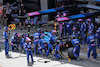 GP SPAGNA, Fernando Alonso (ESP) Alpine F1 Team A522 makes a pit stop.
22.05.2022. Formula 1 World Championship, Rd 6, Spanish Grand Prix, Barcelona, Spain, Gara Day.
 - www.xpbimages.com, EMail: requests@xpbimages.com © Copyright: Coates / XPB Images