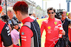 GP SPAGNA, Carlos Sainz Jr (ESP) Ferrari with team mate Charles Leclerc (MON) Ferrari on the grid..
22.05.2022. Formula 1 World Championship, Rd 6, Spanish Grand Prix, Barcelona, Spain, Gara Day.
- www.xpbimages.com, EMail: requests@xpbimages.com © Copyright: Batchelor / XPB Images