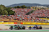 GP SPAGNA, Sebastian Vettel (GER) Aston Martin F1 Team AMR22 e Fernando Alonso (ESP) Alpine F1 Team A522 battle for position.
22.05.2022. Formula 1 World Championship, Rd 6, Spanish Grand Prix, Barcelona, Spain, Gara Day.
 - www.xpbimages.com, EMail: requests@xpbimages.com © Copyright: Coates / XPB Images