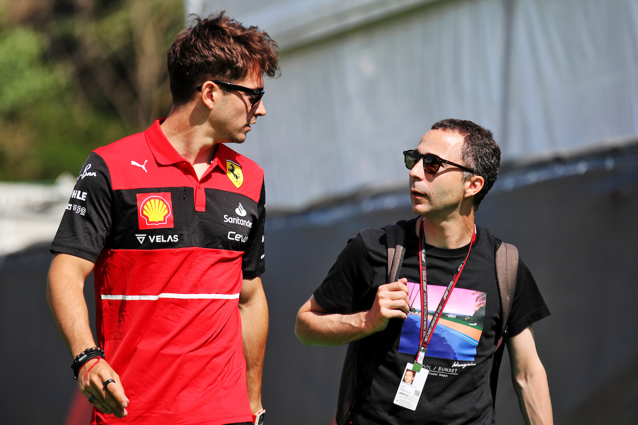 GP SPAGNA, (L to R): Charles Leclerc (MON) Ferrari with Nicolas Todt (FRA) Driver Manager.
19.05.2022. Formula 1 World Championship, Rd 6, Spanish Grand Prix, Barcelona, Spain, Preparation Day.
 - www.xpbimages.com, EMail: requests@xpbimages.com © Copyright: Coates / XPB Images