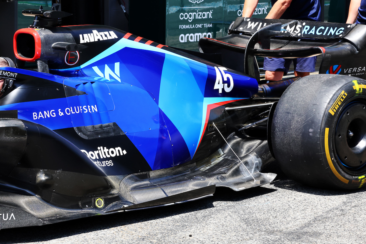 GP SPAGNA, Williams Racing FW44 floor e engine cover detail.
19.05.2022. Formula 1 World Championship, Rd 6, Spanish Grand Prix, Barcelona, Spain, Preparation Day.
- www.xpbimages.com, EMail: requests@xpbimages.com © Copyright: Batchelor / XPB Images