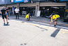 GP SPAGNA, Circuit Atmosfera - pit lane preparations.
19.05.2022. Formula 1 World Championship, Rd 6, Spanish Grand Prix, Barcelona, Spain, Preparation Day.
- www.xpbimages.com, EMail: requests@xpbimages.com © Copyright: Bearne / XPB Images