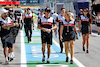 GP SPAGNA, Guanyu Zhou (CHN) Alfa Romeo F1 Team walks the circuit with Ruth Buscombe (GBR) Alfa Romeo F1 Team Trackside Strategy Engineer.
19.05.2022. Formula 1 World Championship, Rd 6, Spanish Grand Prix, Barcelona, Spain, Preparation Day.
- www.xpbimages.com, EMail: requests@xpbimages.com © Copyright: Batchelor / XPB Images