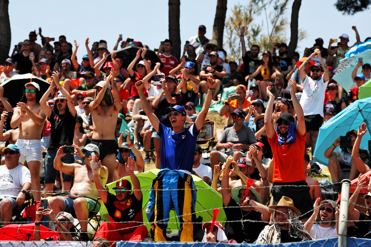 GP SPAGNA, Circuit Atmosfera - fans.
21.05.2022. Formula 1 World Championship, Rd 6, Spanish Grand Prix, Barcelona, Spain, Qualifiche Day.
 - www.xpbimages.com, EMail: requests@xpbimages.com © Copyright: Coates / XPB Images