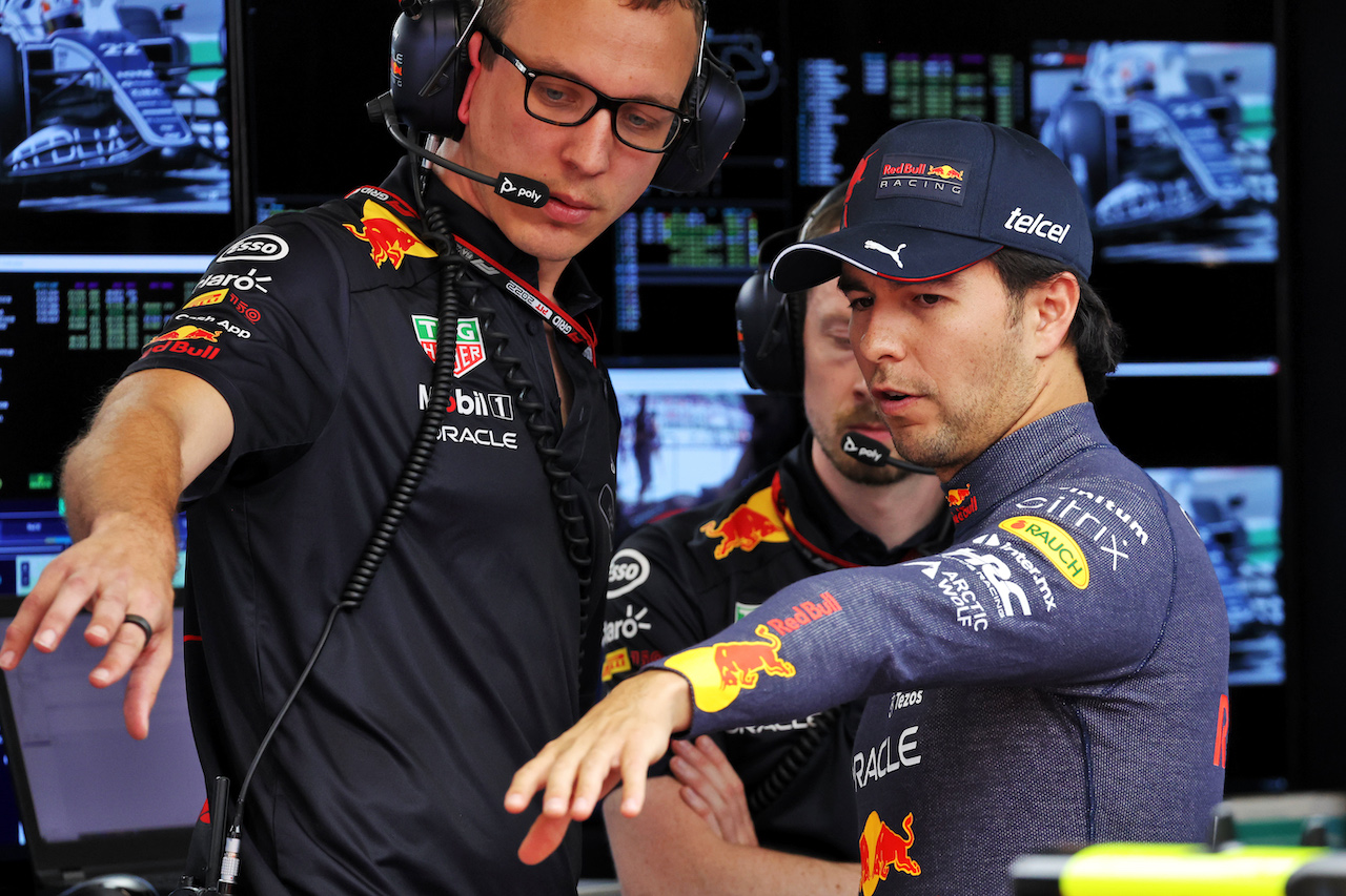 GP SPAGNA, Sergio Perez (MEX) Red Bull Racing.
21.05.2022. Formula 1 World Championship, Rd 6, Spanish Grand Prix, Barcelona, Spain, Qualifiche Day.
- www.xpbimages.com, EMail: requests@xpbimages.com © Copyright: Bearne / XPB Images