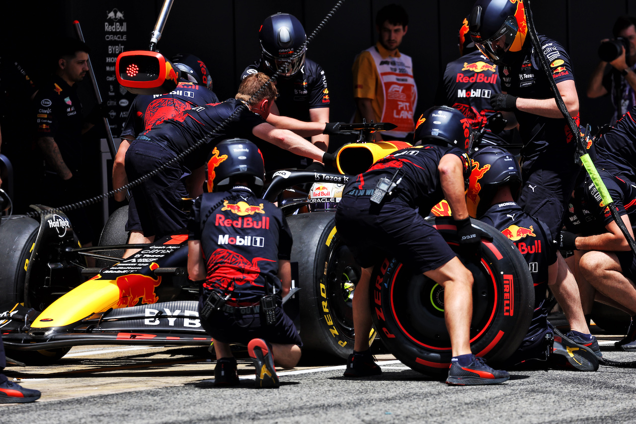 GP SPAGNA, Max Verstappen (NLD) Red Bull Racing RB18.
21.05.2022. Formula 1 World Championship, Rd 6, Spanish Grand Prix, Barcelona, Spain, Qualifiche Day.
- www.xpbimages.com, EMail: requests@xpbimages.com © Copyright: Bearne / XPB Images