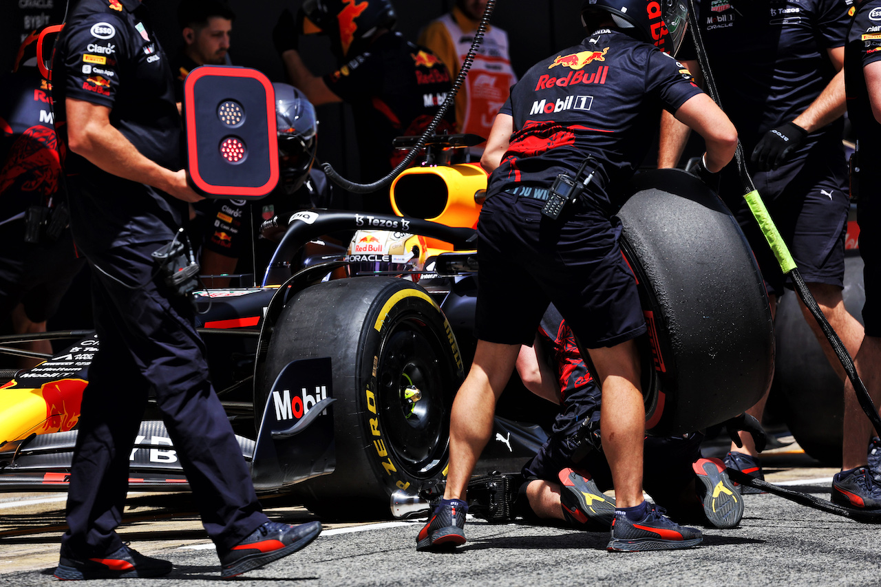 GP SPAGNA, Max Verstappen (NLD) Red Bull Racing RB18.
21.05.2022. Formula 1 World Championship, Rd 6, Spanish Grand Prix, Barcelona, Spain, Qualifiche Day.
- www.xpbimages.com, EMail: requests@xpbimages.com © Copyright: Bearne / XPB Images