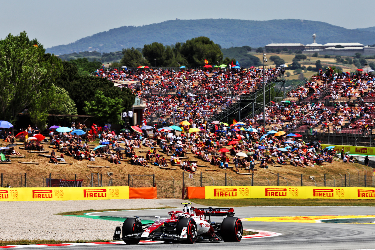 GP SPAGNA, Guanyu Zhou (CHN) Alfa Romeo F1 Team C42.
21.05.2022. Formula 1 World Championship, Rd 6, Spanish Grand Prix, Barcelona, Spain, Qualifiche Day.
- www.xpbimages.com, EMail: requests@xpbimages.com © Copyright: Batchelor / XPB Images