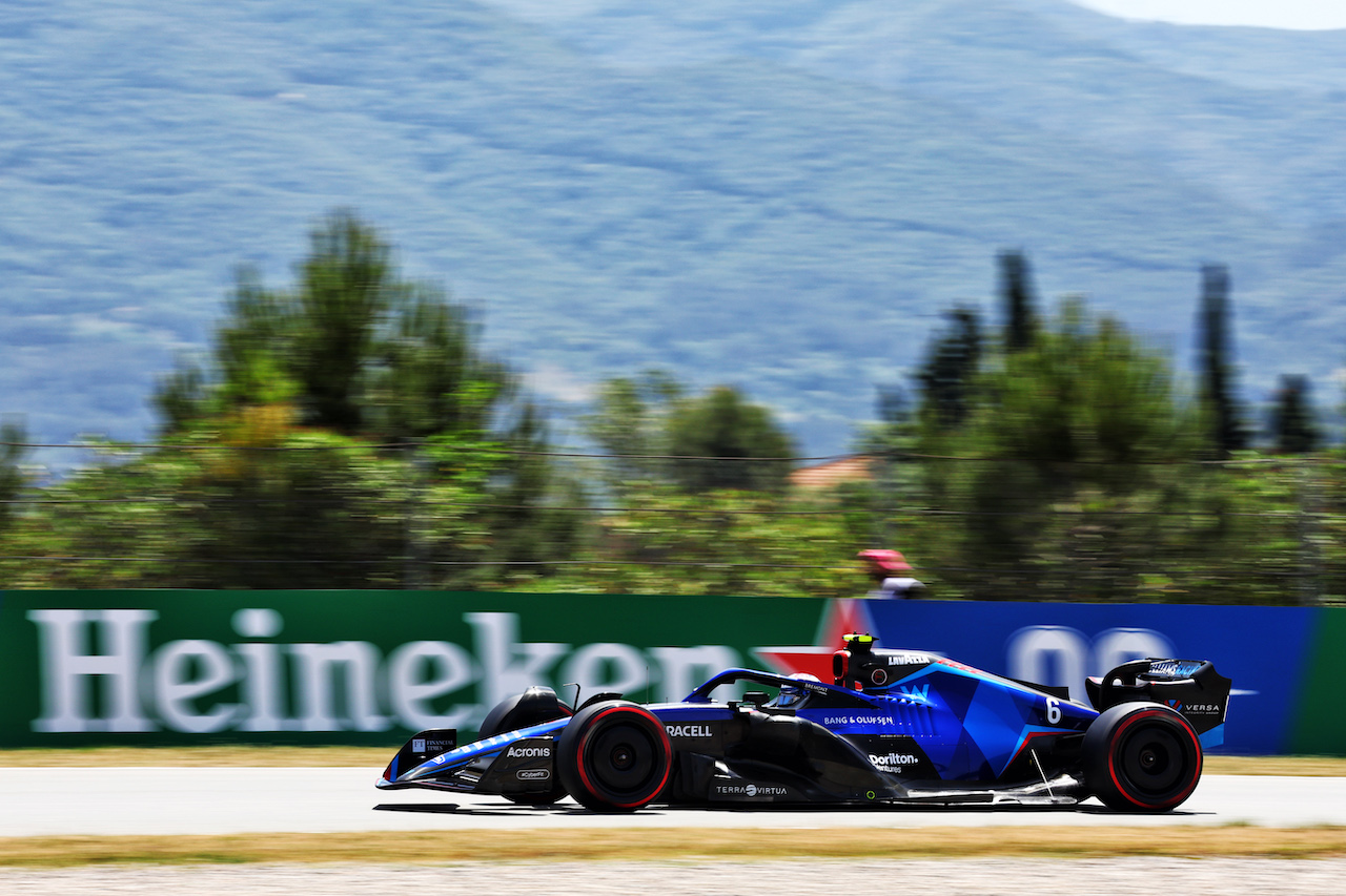 GP SPAGNA, Nicholas Latifi (CDN) Williams Racing FW44.
21.05.2022. Formula 1 World Championship, Rd 6, Spanish Grand Prix, Barcelona, Spain, Qualifiche Day.
- www.xpbimages.com, EMail: requests@xpbimages.com © Copyright: Batchelor / XPB Images
