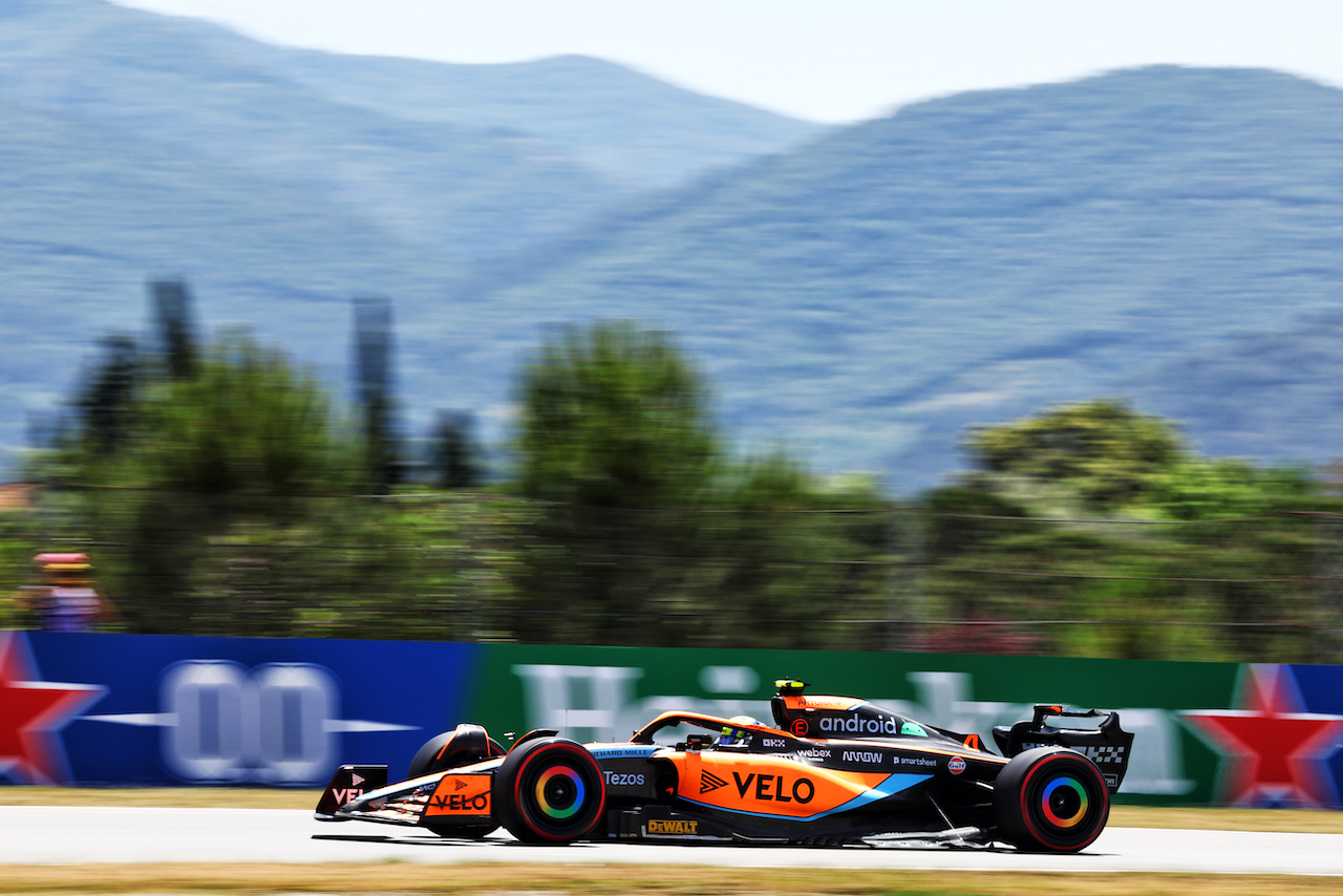GP SPAGNA, Lando Norris (GBR) McLaren MCL36.
21.05.2022. Formula 1 World Championship, Rd 6, Spanish Grand Prix, Barcelona, Spain, Qualifiche Day.
- www.xpbimages.com, EMail: requests@xpbimages.com © Copyright: Batchelor / XPB Images