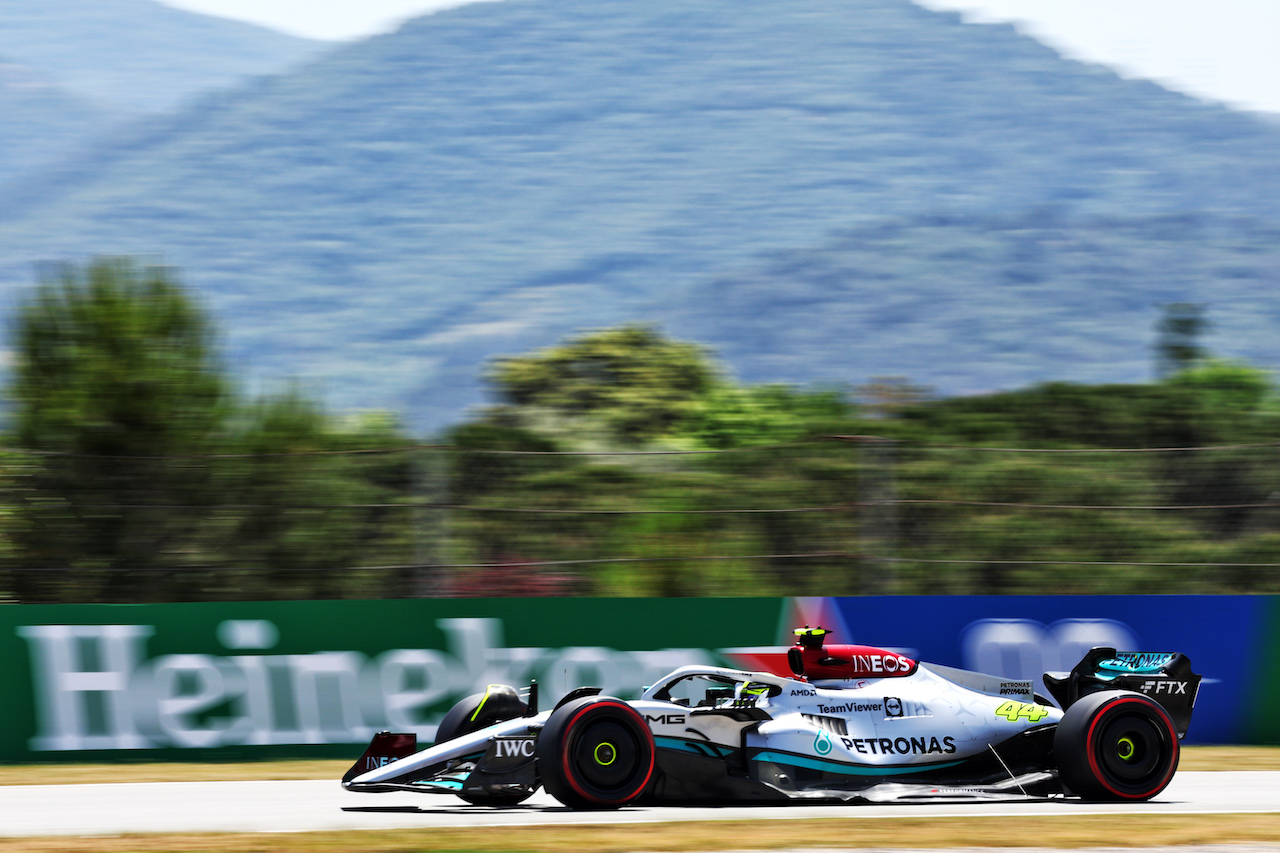 GP SPAGNA, Lewis Hamilton (GBR) Mercedes AMG F1 W13.
21.05.2022. Formula 1 World Championship, Rd 6, Spanish Grand Prix, Barcelona, Spain, Qualifiche Day.
- www.xpbimages.com, EMail: requests@xpbimages.com © Copyright: Batchelor / XPB Images