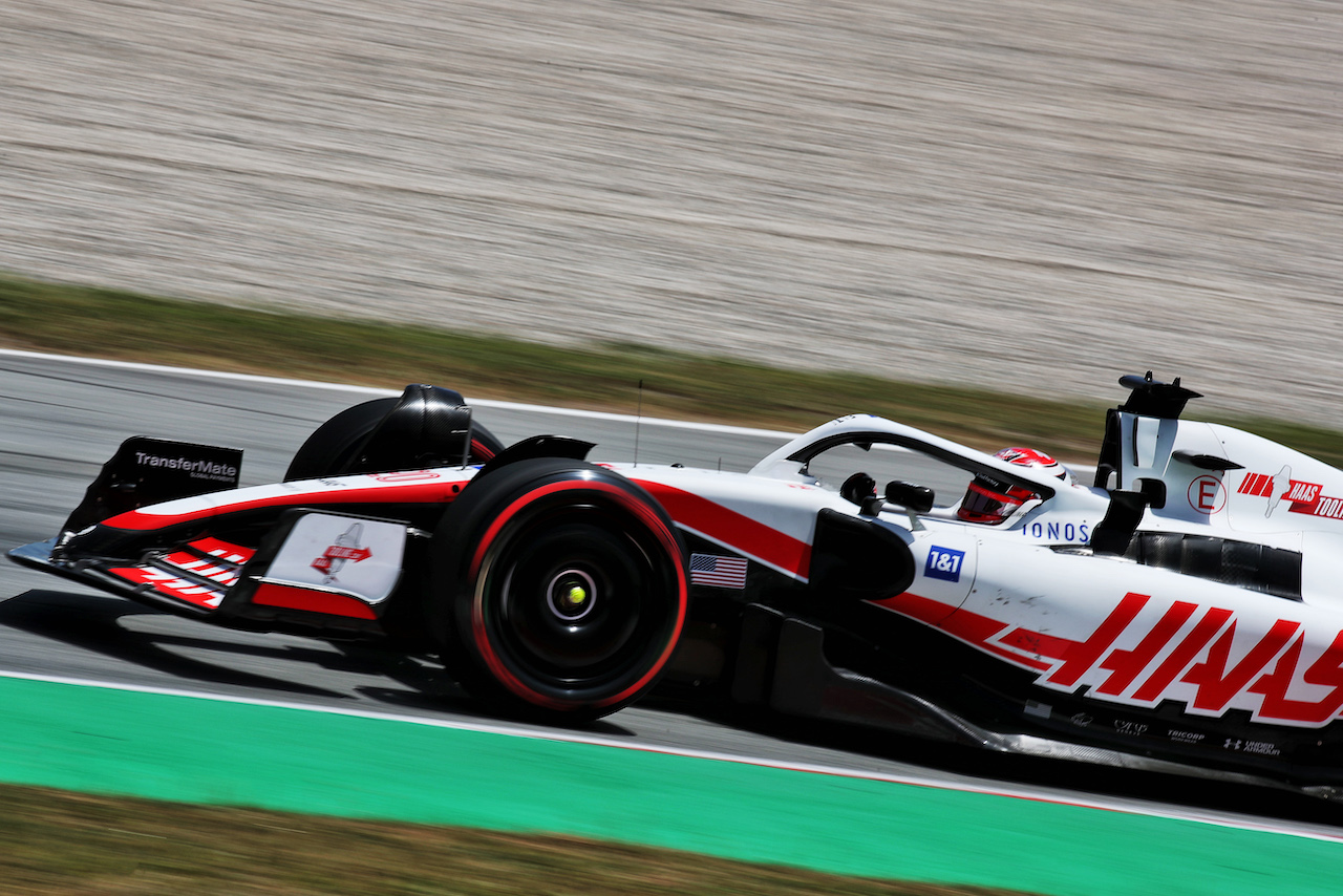 GP SPAGNA, Kevin Magnussen (DEN) Haas VF-22.
21.05.2022. Formula 1 World Championship, Rd 6, Spanish Grand Prix, Barcelona, Spain, Qualifiche Day.
 - www.xpbimages.com, EMail: requests@xpbimages.com © Copyright: Coates / XPB Images