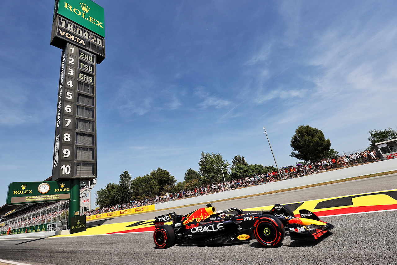 GP SPAGNA, Max Verstappen (NLD) Red Bull Racing RB18.
21.05.2022. Formula 1 World Championship, Rd 6, Spanish Grand Prix, Barcelona, Spain, Qualifiche Day.
- www.xpbimages.com, EMail: requests@xpbimages.com © Copyright: Charniaux / XPB Images