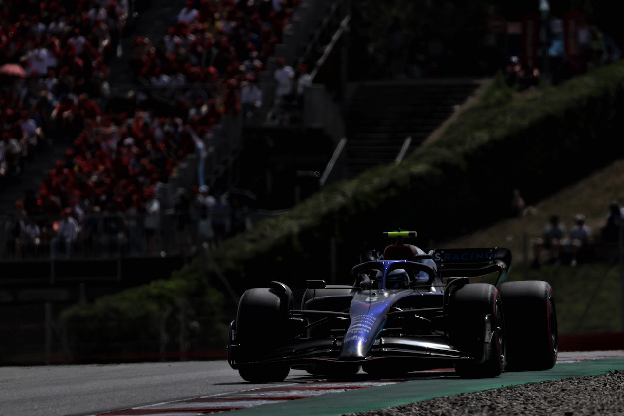 GP SPAGNA, Nicholas Latifi (CDN) Williams Racing FW44.
21.05.2022. Formula 1 World Championship, Rd 6, Spanish Grand Prix, Barcelona, Spain, Qualifiche Day.
- www.xpbimages.com, EMail: requests@xpbimages.com © Copyright: Bearne / XPB Images