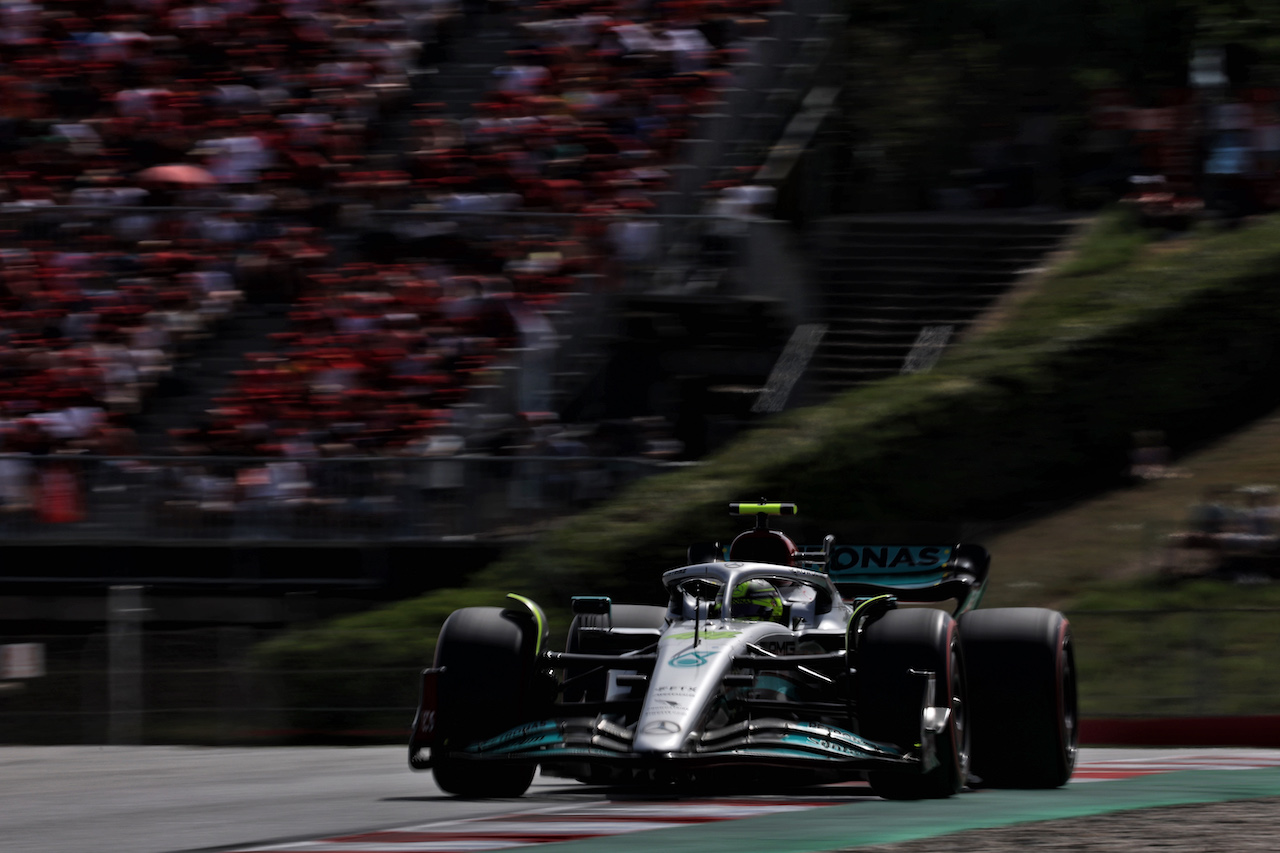 GP SPAGNA, Lewis Hamilton (GBR) Mercedes AMG F1 W13.
21.05.2022. Formula 1 World Championship, Rd 6, Spanish Grand Prix, Barcelona, Spain, Qualifiche Day.
- www.xpbimages.com, EMail: requests@xpbimages.com © Copyright: Bearne / XPB Images