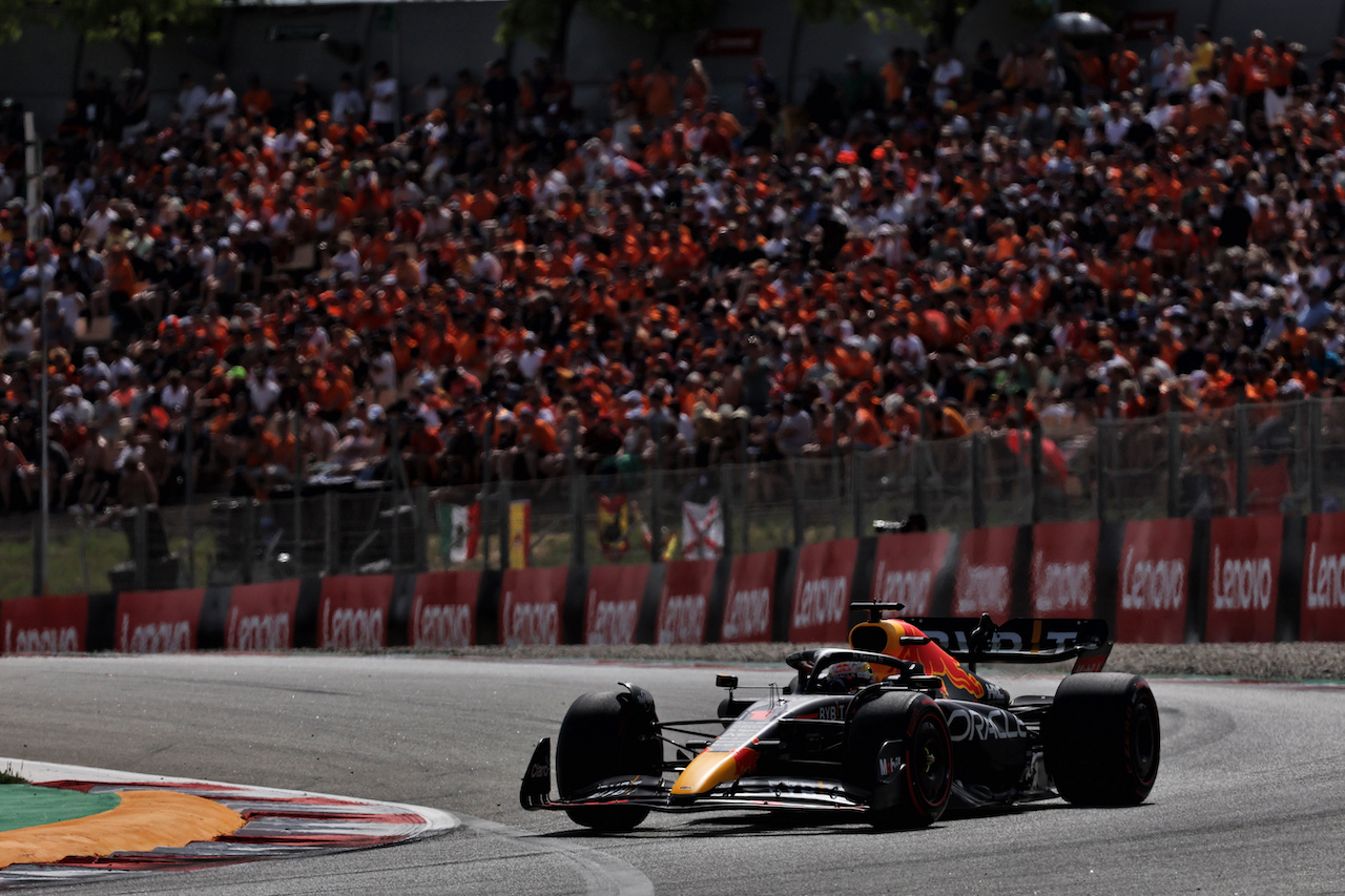 GP SPAGNA, Max Verstappen (NLD) Red Bull Racing RB18.
21.05.2022. Formula 1 World Championship, Rd 6, Spanish Grand Prix, Barcelona, Spain, Qualifiche Day.
- www.xpbimages.com, EMail: requests@xpbimages.com © Copyright: Bearne / XPB Images