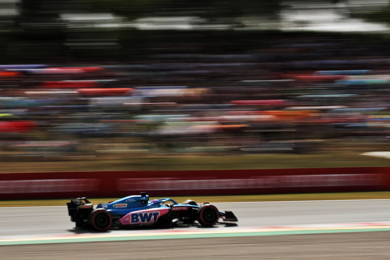 GP SPAGNA, Fernando Alonso (ESP) Alpine F1 Team A522.
21.05.2022. Formula 1 World Championship, Rd 6, Spanish Grand Prix, Barcelona, Spain, Qualifiche Day.
 - www.xpbimages.com, EMail: requests@xpbimages.com © Copyright: Coates / XPB Images