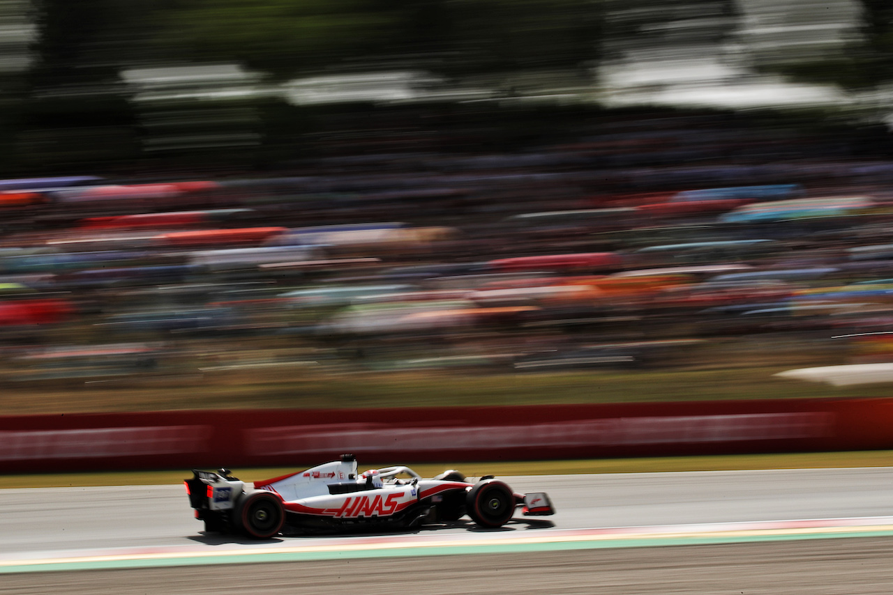 GP SPAGNA, Kevin Magnussen (DEN) Haas VF-22.
21.05.2022. Formula 1 World Championship, Rd 6, Spanish Grand Prix, Barcelona, Spain, Qualifiche Day.
 - www.xpbimages.com, EMail: requests@xpbimages.com © Copyright: Coates / XPB Images